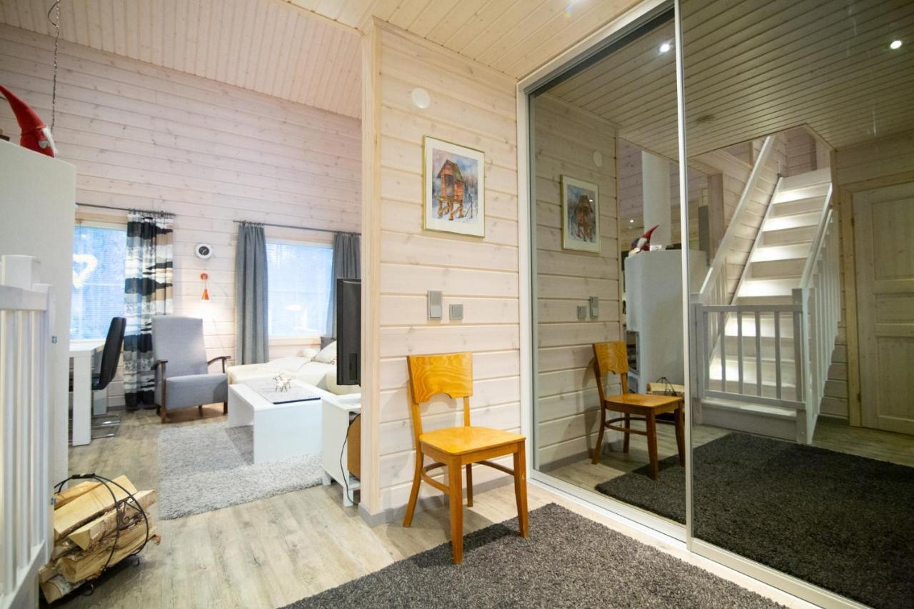 Ettomies II Guest House Akaslompolo Exterior photo